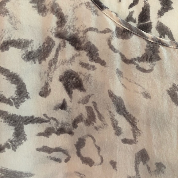 Club Monaco cream silk patterned blouse, medium - Picture 3 of 11